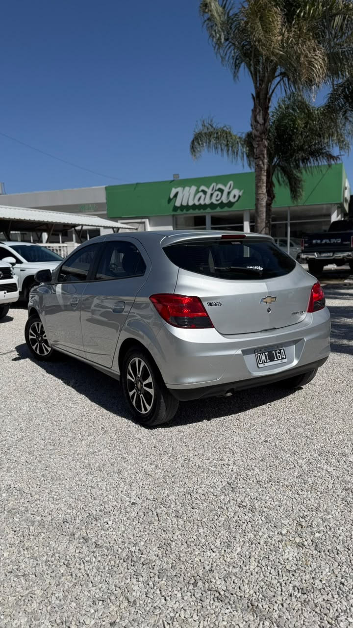 CHEVROLET - ONIX  LTZ  1.4  - AUTOMÁTICA - 2015